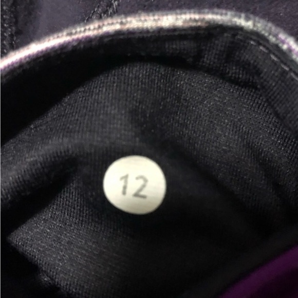 Lululemon Ladies Crop - Picture 4 of 4